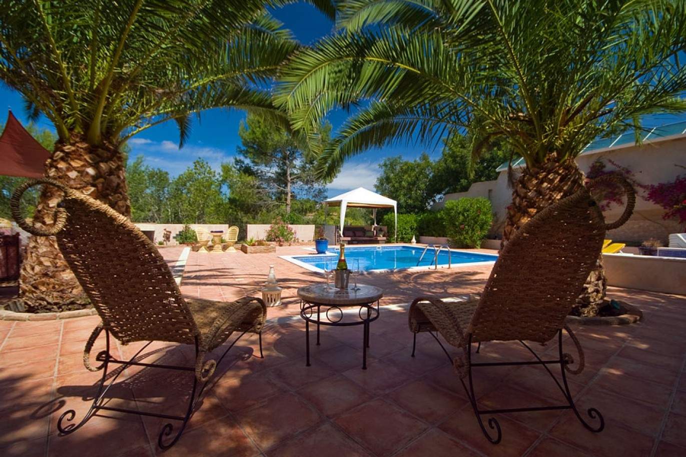 moradia-a-venda-perto-praia-e-golfe-armacao-pera-algarve-portugal