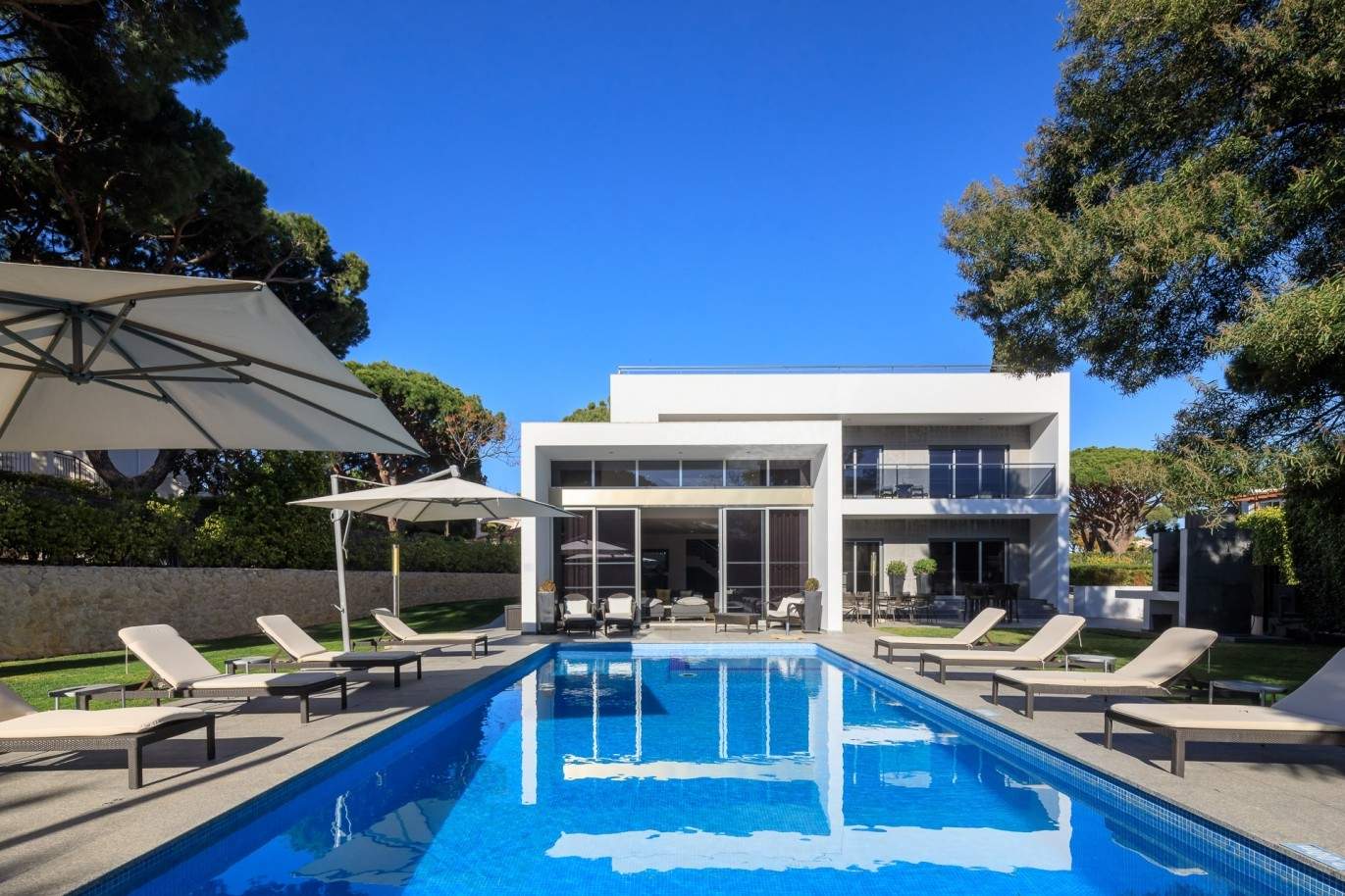 fantastica-moradia-contemporanea-vale-do-lobo