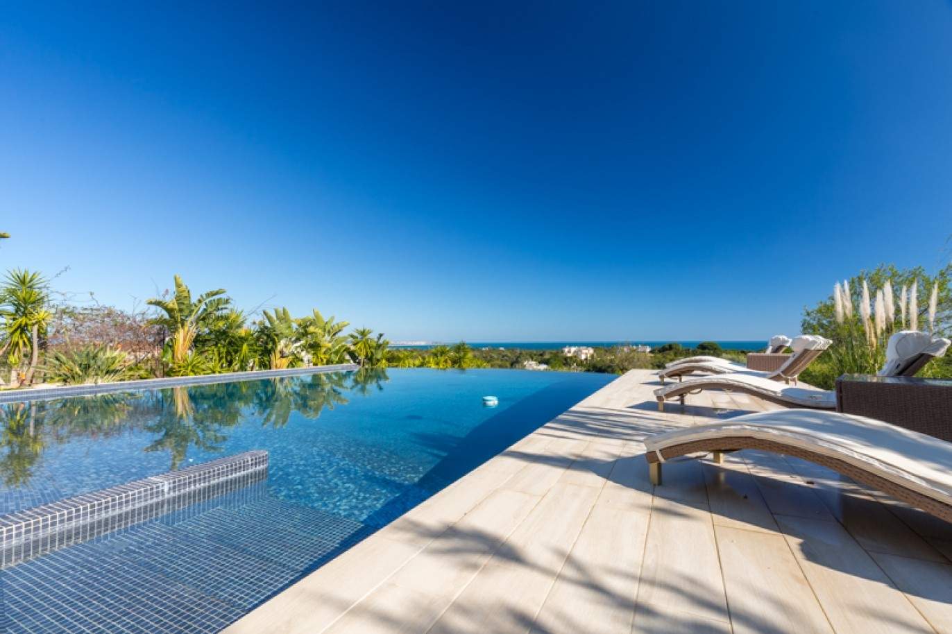 Freistehende villa zum Verkauf mit Meerblick, in der Nähe von Strand und golf, Carvoeiro, Algarve, Portugal_76403