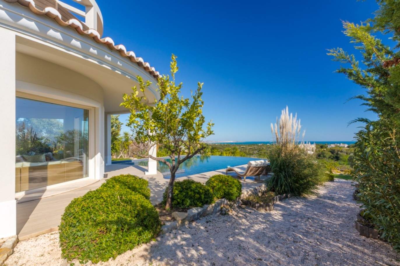 Freistehende villa zum Verkauf mit Meerblick, in der Nähe von Strand und golf, Carvoeiro, Algarve, Portugal_76404