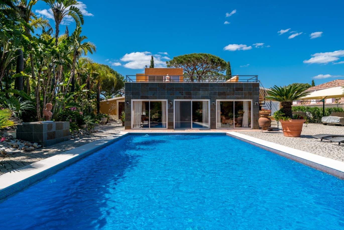 Villa en venta con piscina en campo golf, Vilamoura, Algarve, Portugal_79695