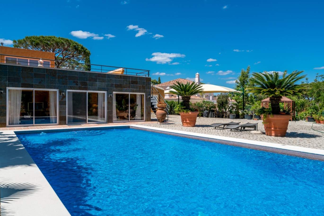 Villa en venta con piscina en campo golf, Vilamoura, Algarve, Portugal_79696