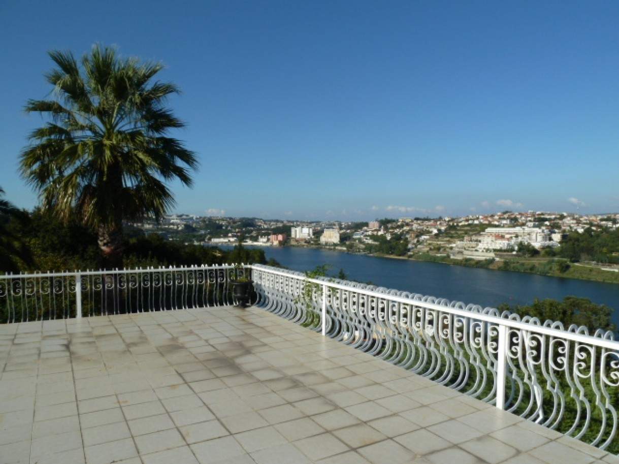 Villa mit Blick auf den Fluss, Oliveira do Douro, Porto, Portugal _82166