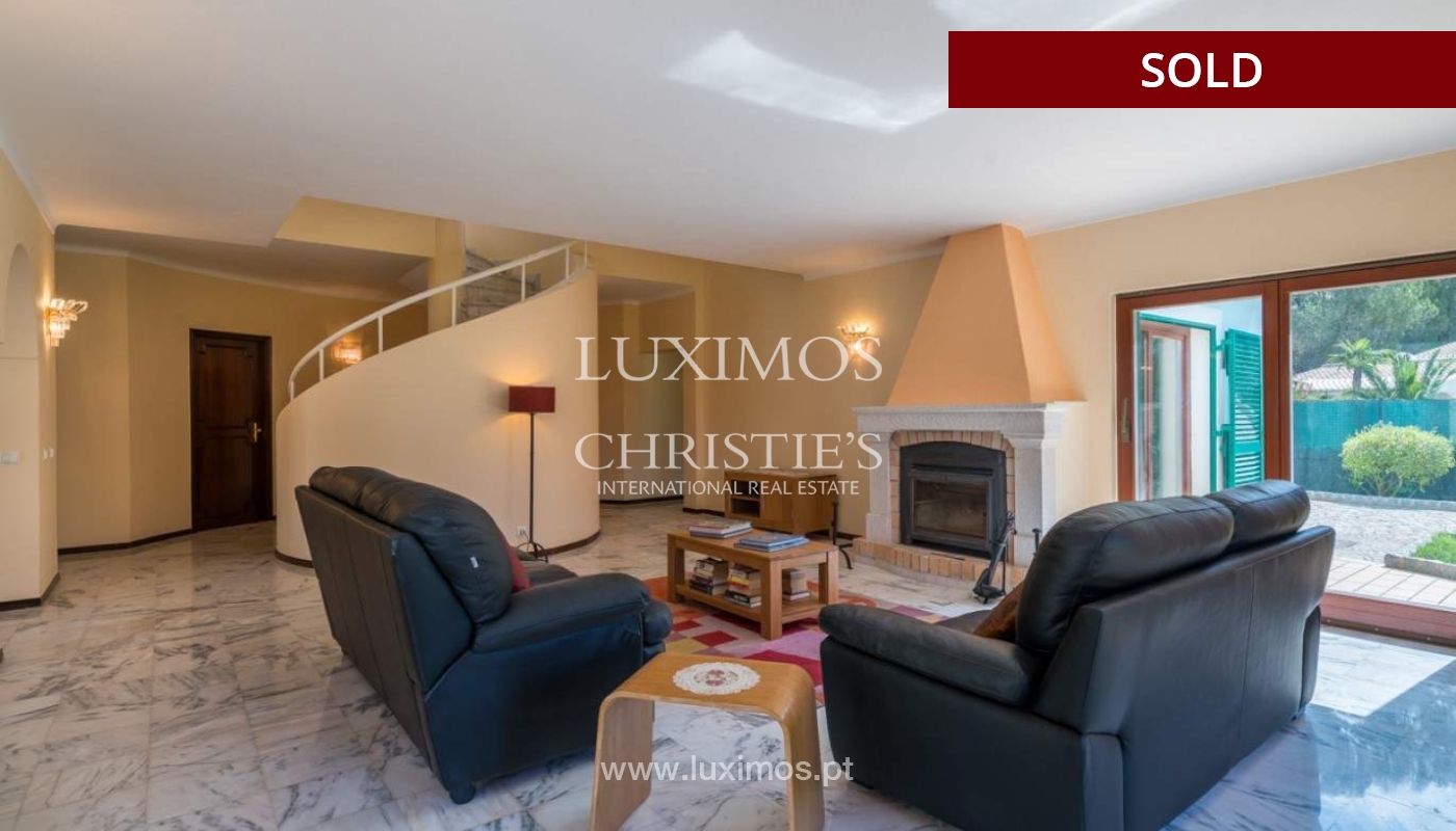 Sale of villa with garden and pool in Penina, Alvor, Algarve, Portugal_83385