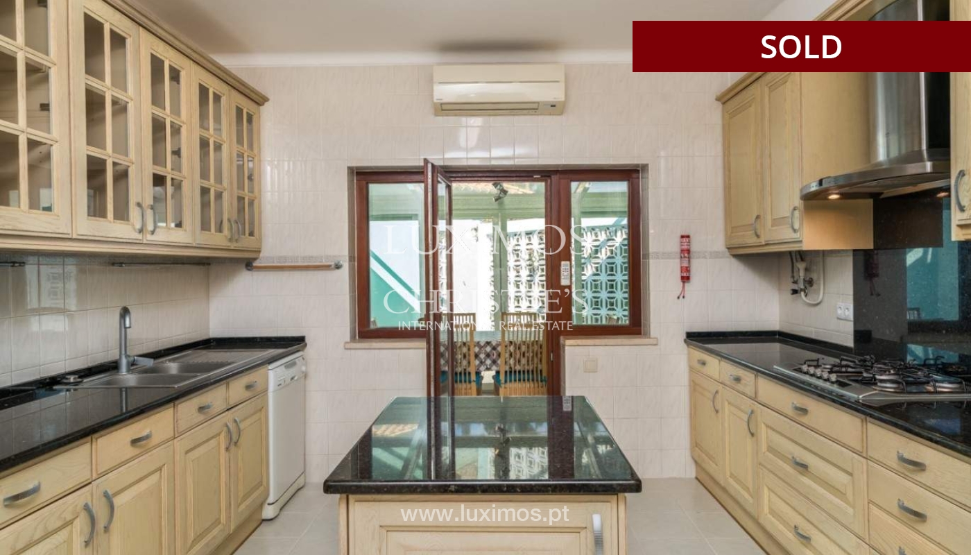 Sale of villa with garden and pool in Penina, Alvor, Algarve, Portugal_83390