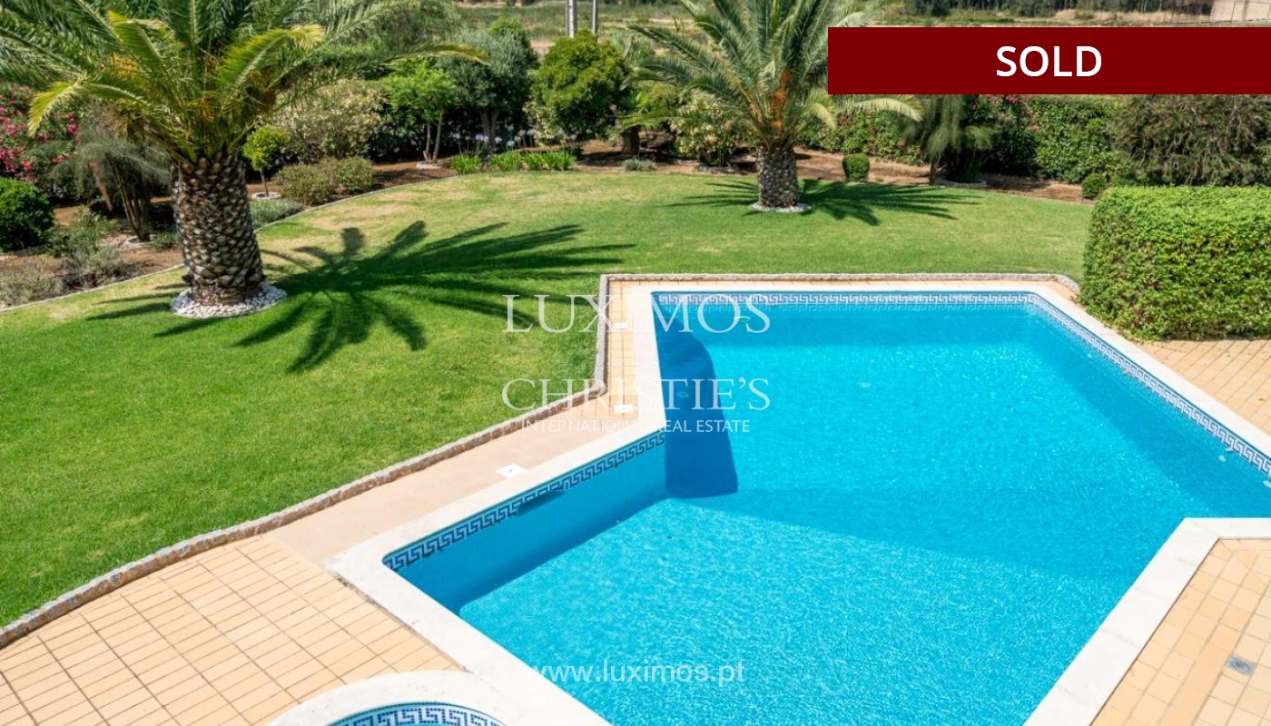 Sale of villa with garden and pool in Penina, Alvor, Algarve, Portugal_83402
