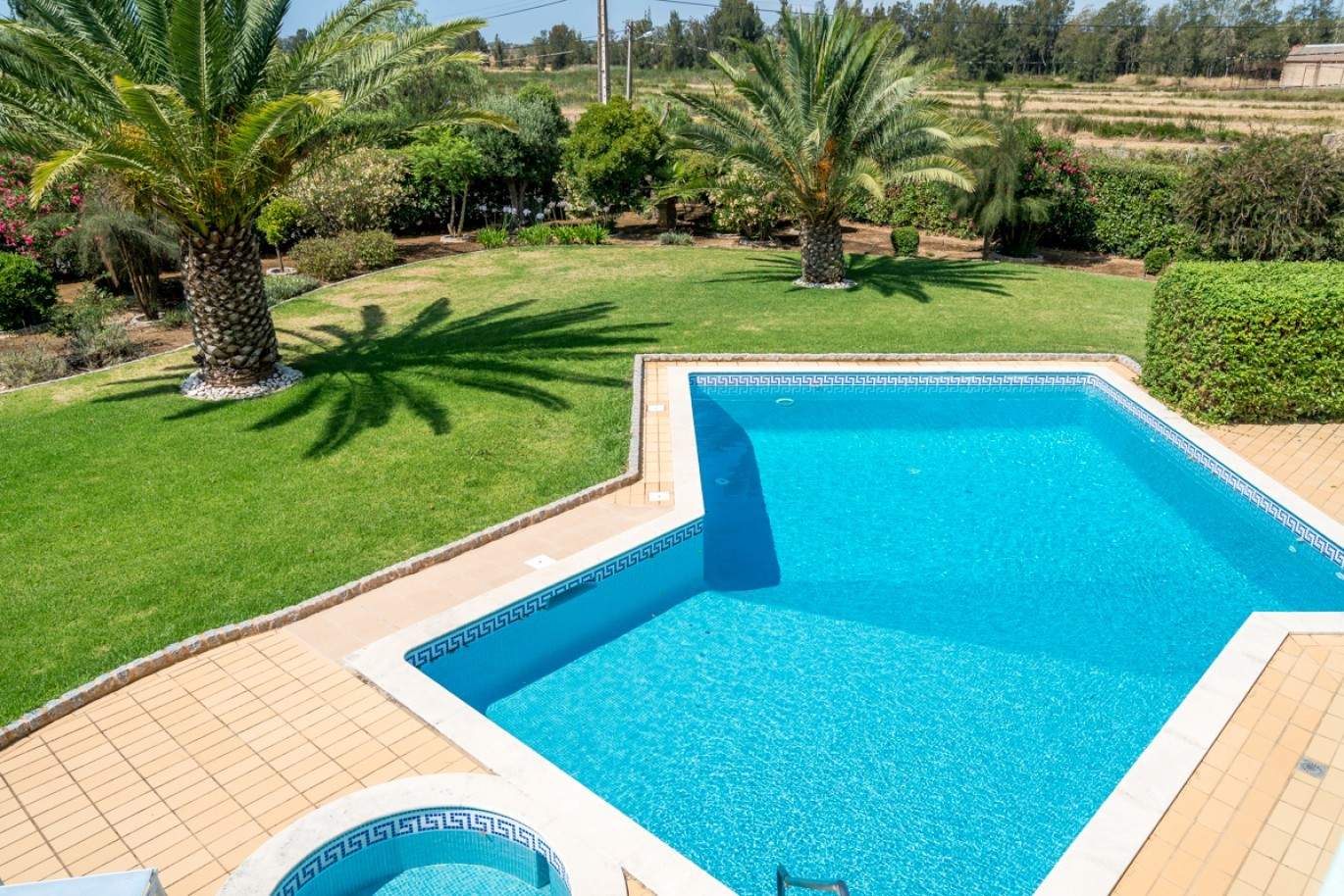 Sale of villa with garden and pool in Penina, Alvor, Algarve, Portugal_83402