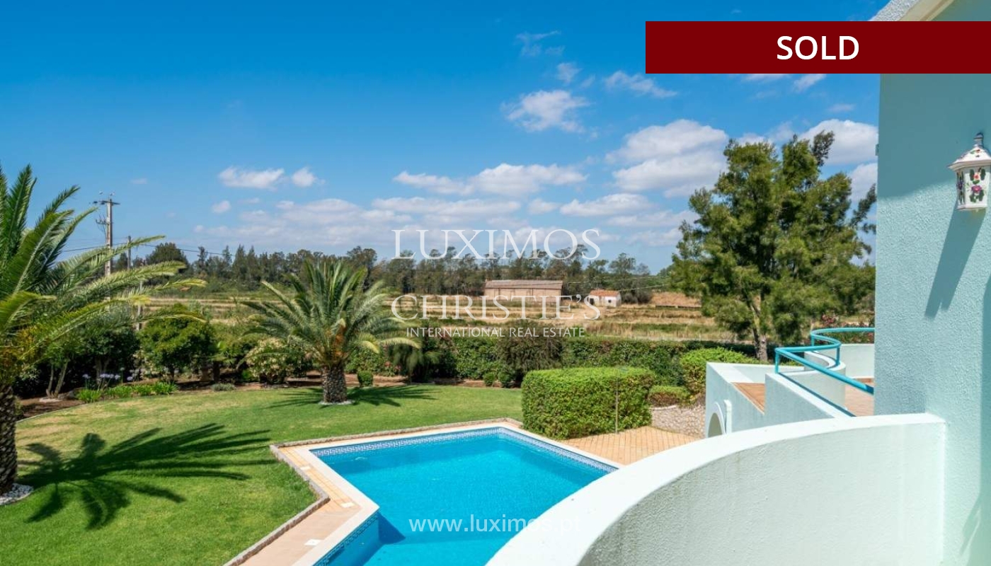 Sale of villa with garden and pool in Penina, Alvor, Algarve, Portugal_83408