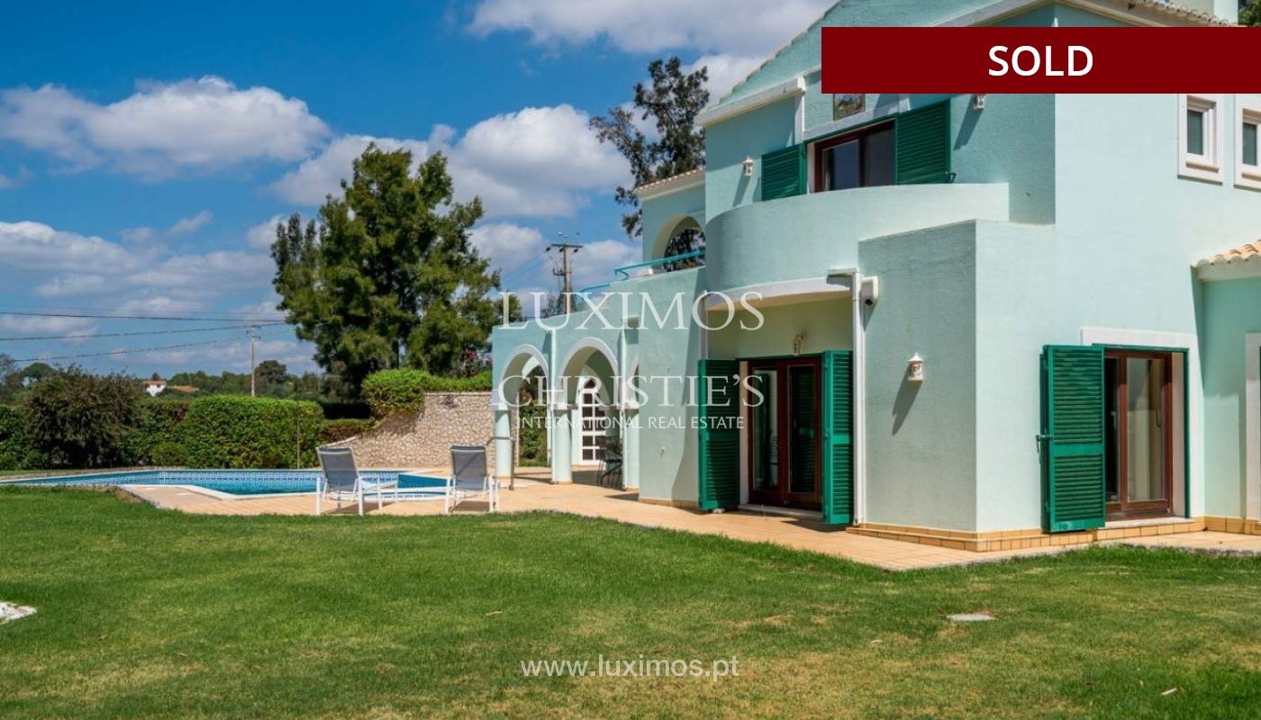 Sale of villa with garden and pool in Penina, Alvor, Algarve, Portugal_83418