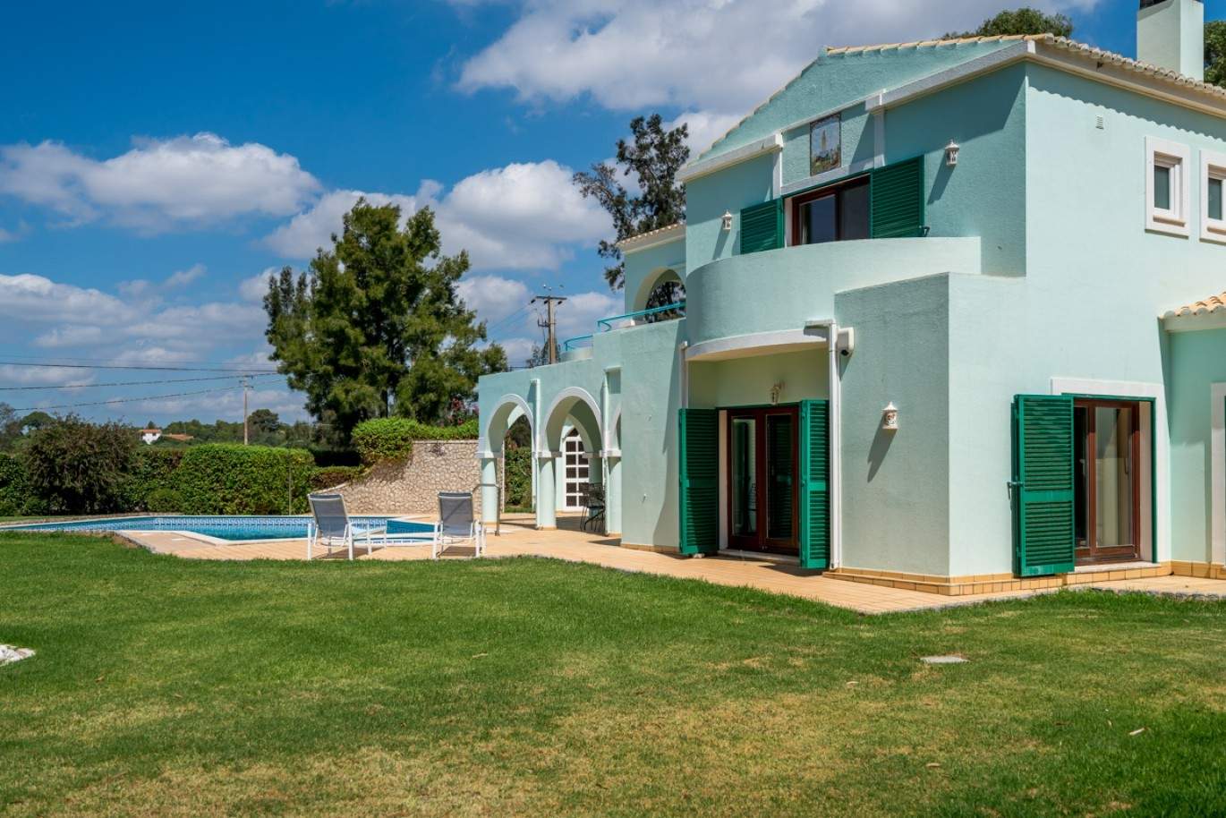 Venda de moradia com piscina e jardim na Penina, Alvor, Algarve_83418