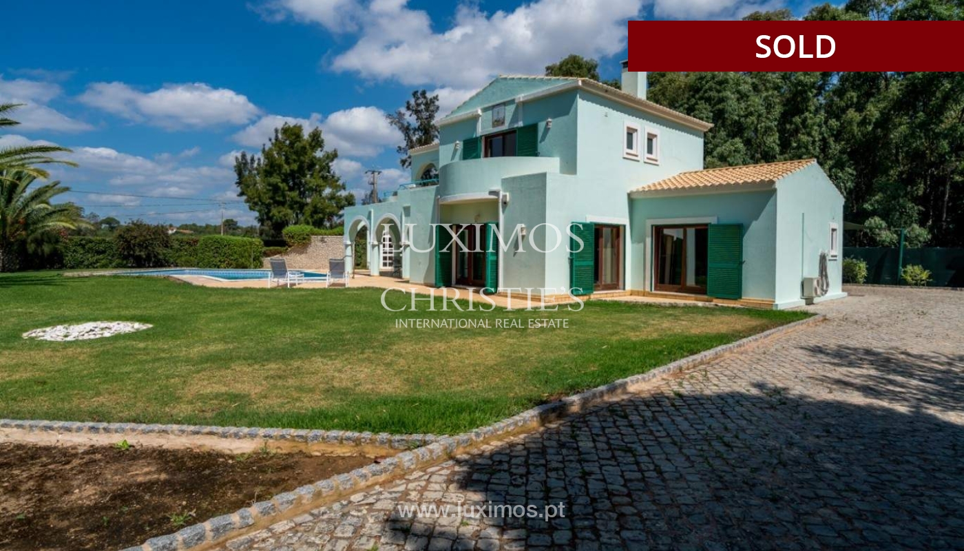 Sale of villa with garden and pool in Penina, Alvor, Algarve, Portugal_83419