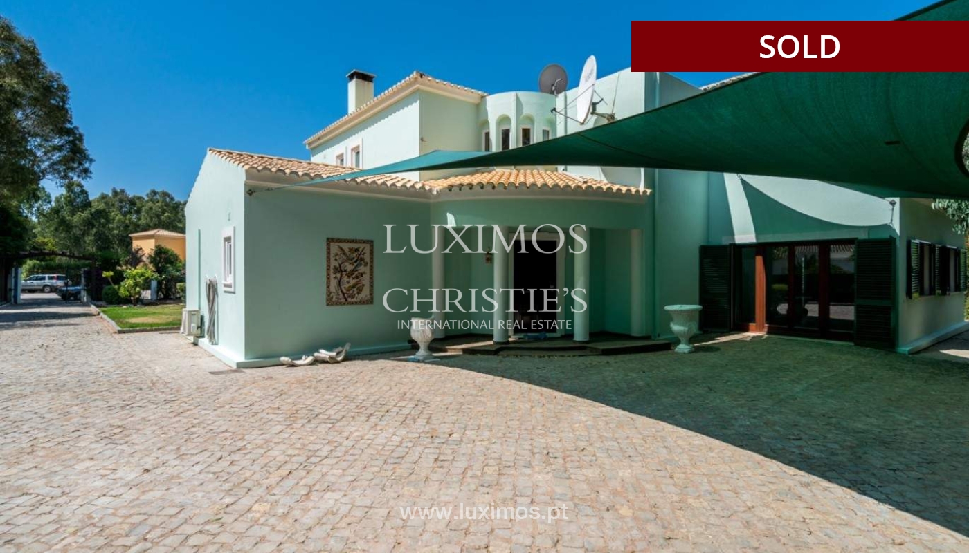 Sale of villa with garden and pool in Penina, Alvor, Algarve, Portugal_83420