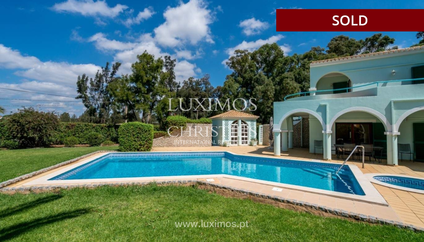 Sale of villa with garden and pool in Penina, Alvor, Algarve, Portugal_83421