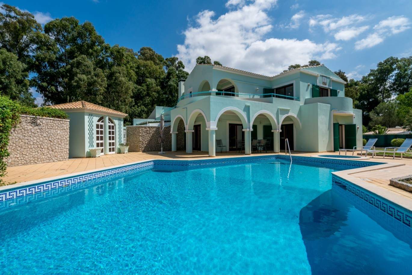 Venda de moradia com piscina e jardim na Penina, Alvor, Algarve_83422
