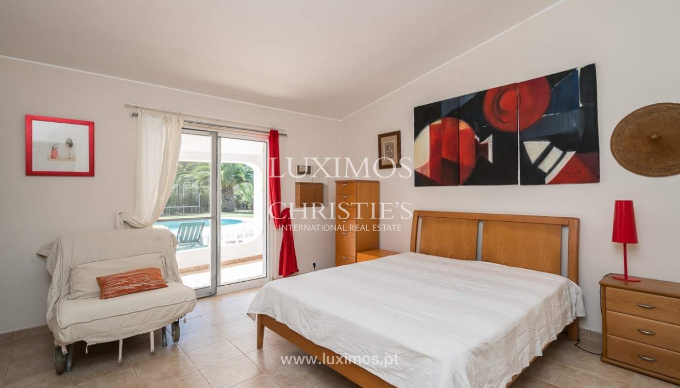 Villa à vendre avec piscine, près de la plage et du golf, Penina, Algarve, Portugal_86995