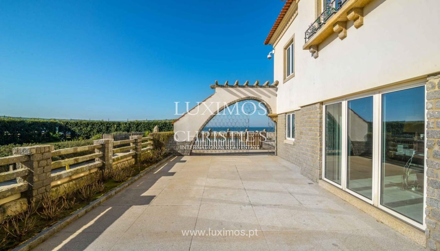 Sale villa on waterfront with garden and pool, V. N. Gaia, Portugal a