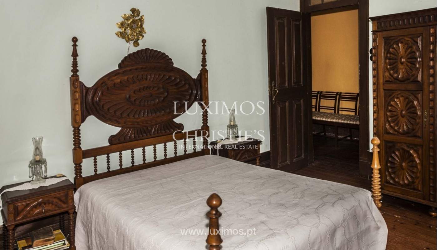 Country House with a wine cellar, a swimming pool and fruit trees in the North of Portugal_973