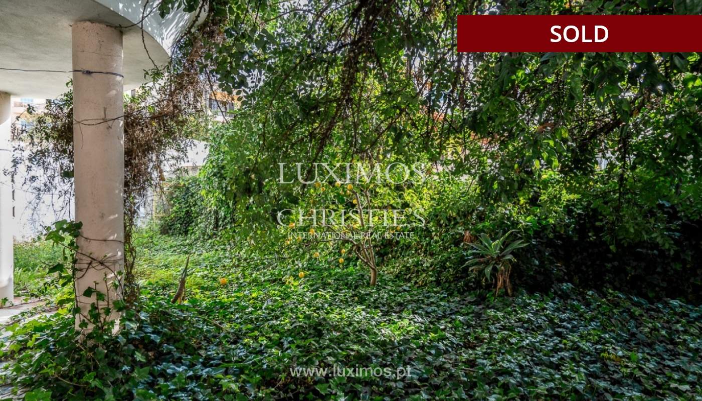 Sale of house with garden near the sea in Faro, Algarve, Portugal_97405