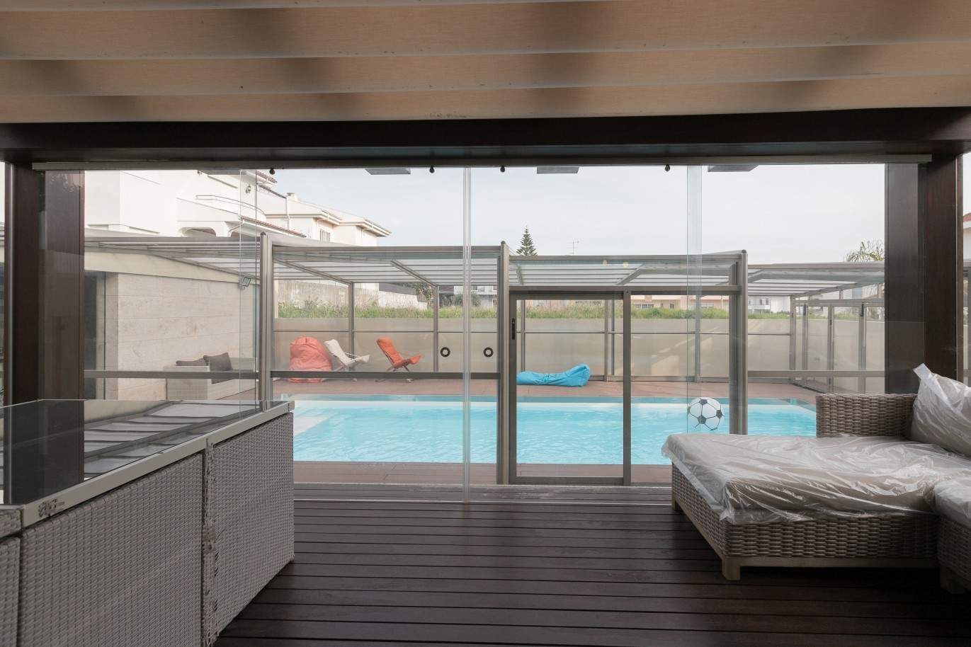 Sale of contemporary villa with pool, Vila Nova de Gaia, Portugal_97780