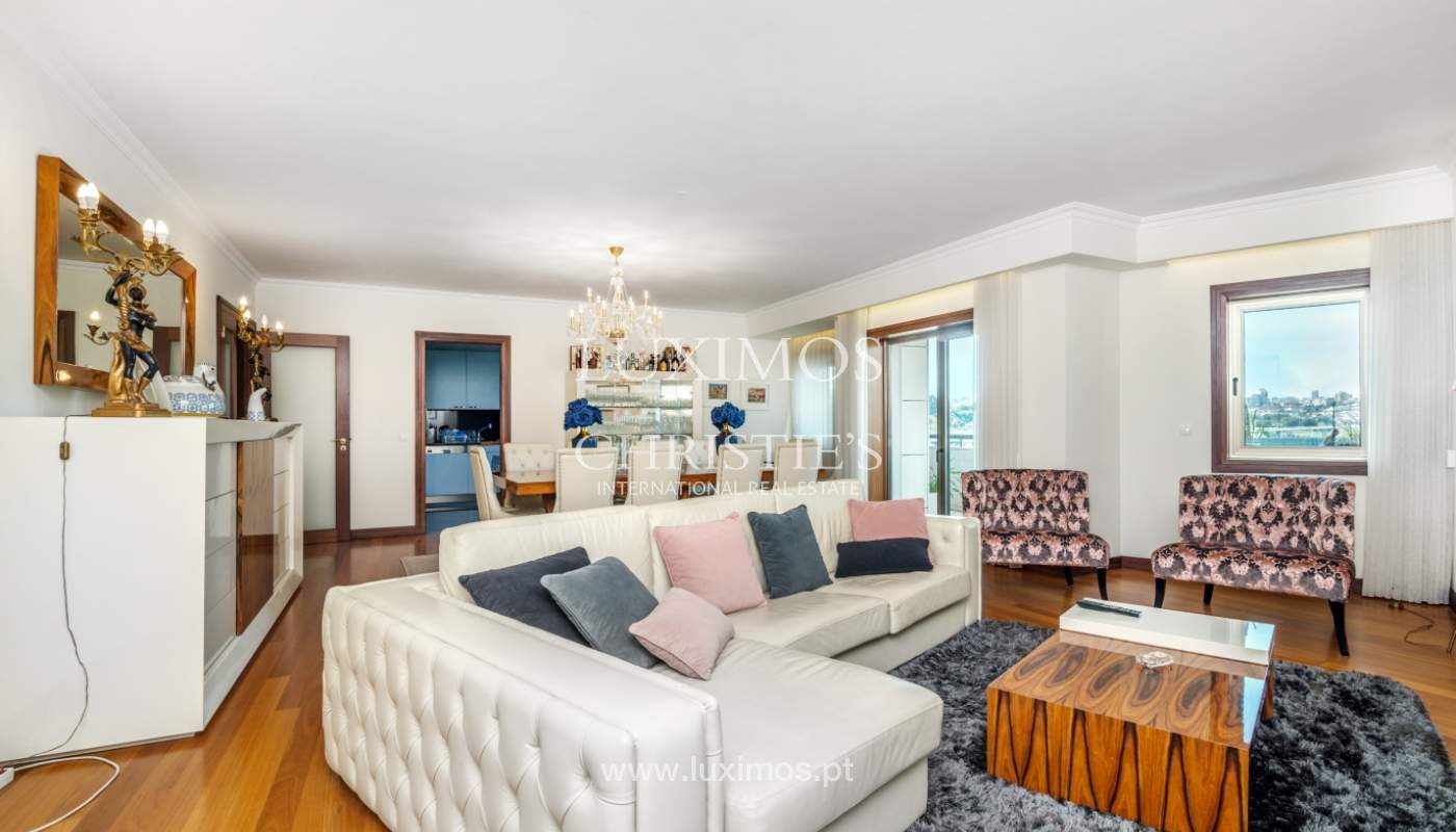 Sale: apartment w/ river views, in luxury condominium, Porto, Portugal_99610