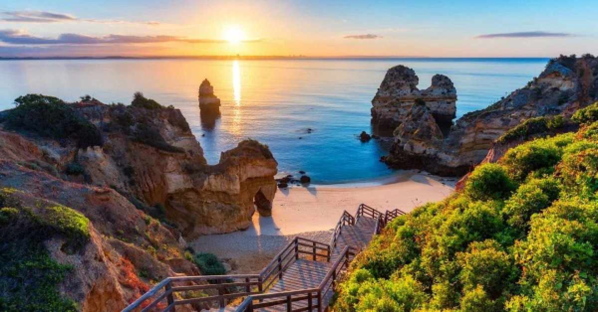 Why do the British keep buying houses in the Algarve?